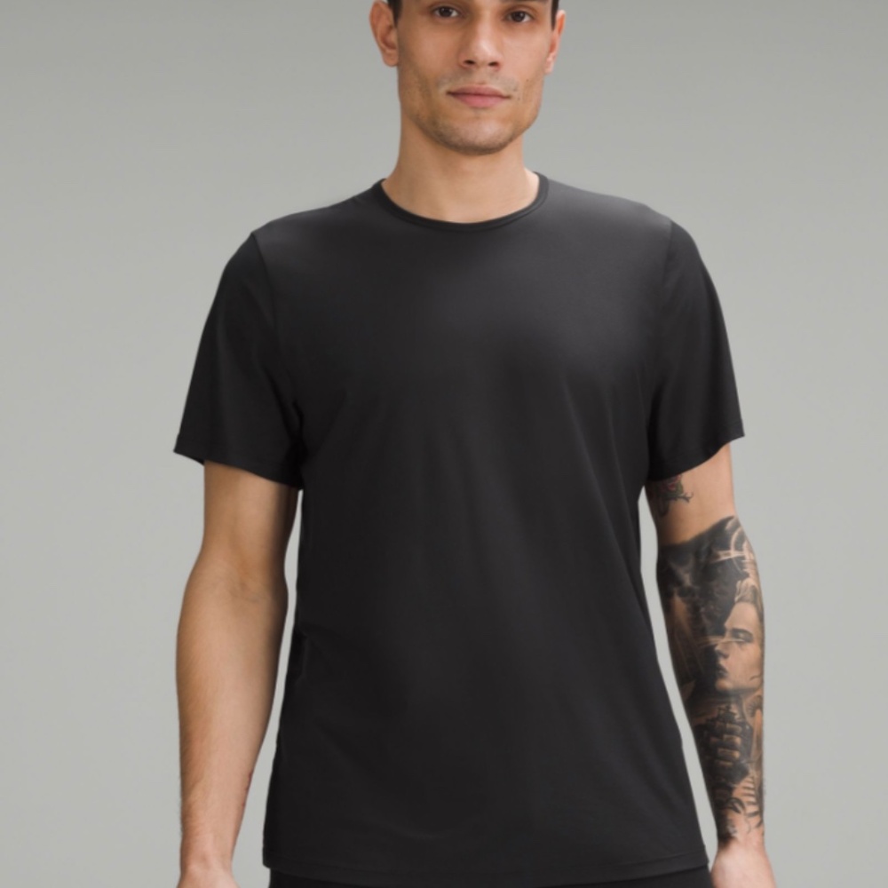 NWT Lululemon Ultra-Soft Nulu Short-Sleeve T-Shirt (Color Black, Size Large)